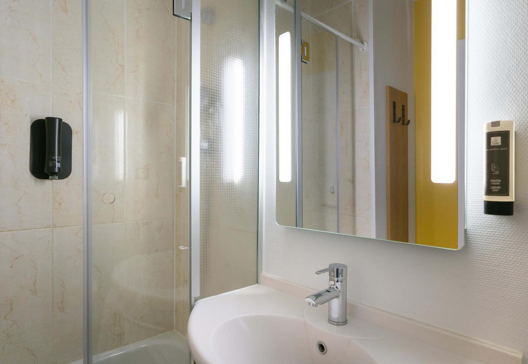 B&B Hotel Lorient 兰内斯特 外观 照片